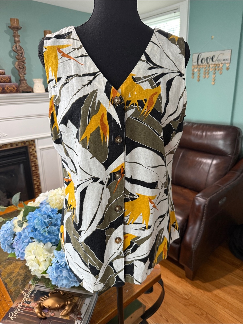 Liz Claiborne Sleeveless Linen V-Neck Button Front Top in White, Black & Mustard